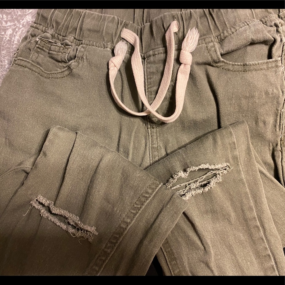 Green skinny pants
